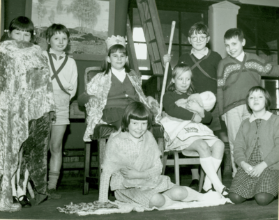 Coal Clough Junior School, Burnley, cast of 