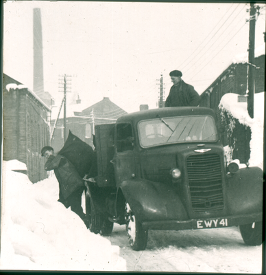 Delivering coal 1947?  Norfolk street?