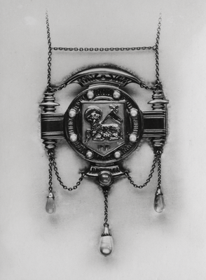 Pendant presented to Lady Cartmell