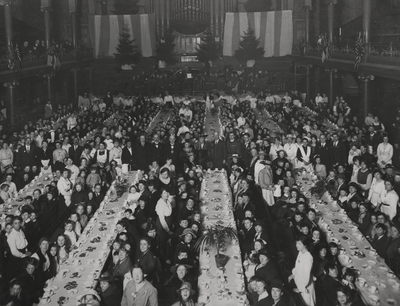 Peace Day, soldiers' families at the Public Hall, Preston