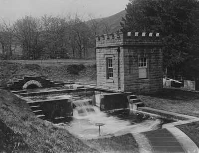 Hareden Weir and recorder house for old culvert