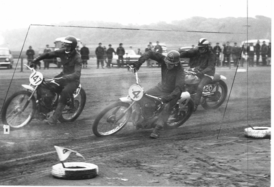 Motor Cycle Sand Racing Pilling