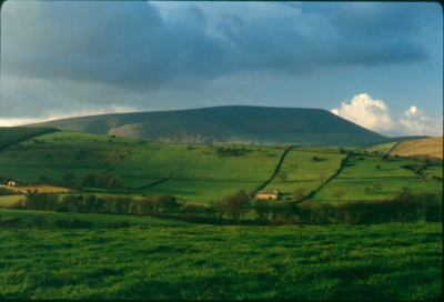 Pendle Hill from below the Noggarth Road