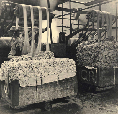 Preston, boys working in a cotton mill